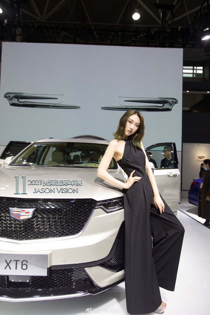 高跟鞋美女车模性感小蛮腰写真