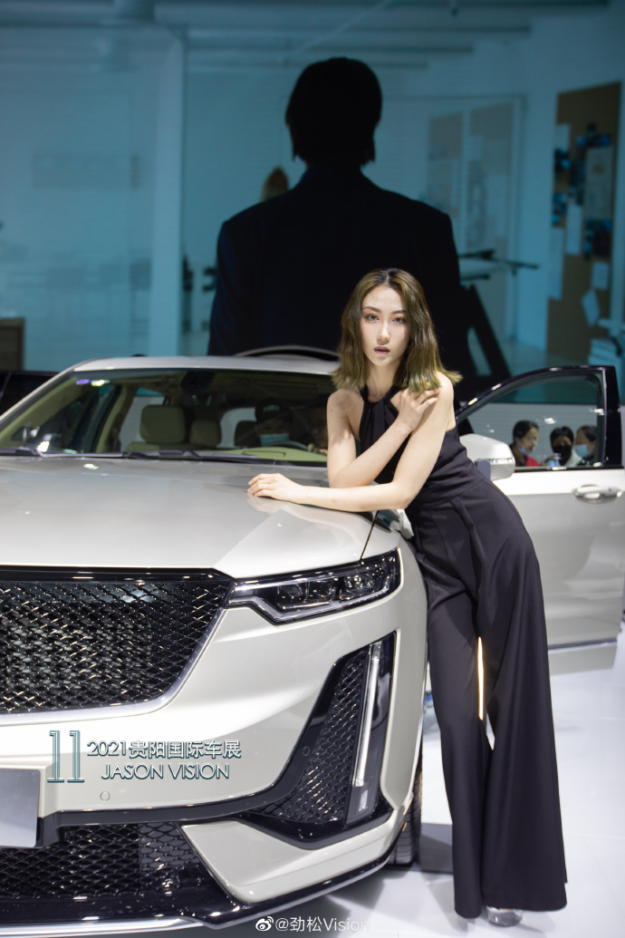 高跟鞋美女车模性感小蛮腰写真