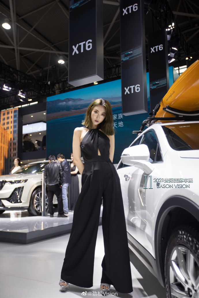 高跟鞋美女车模性感小蛮腰写真