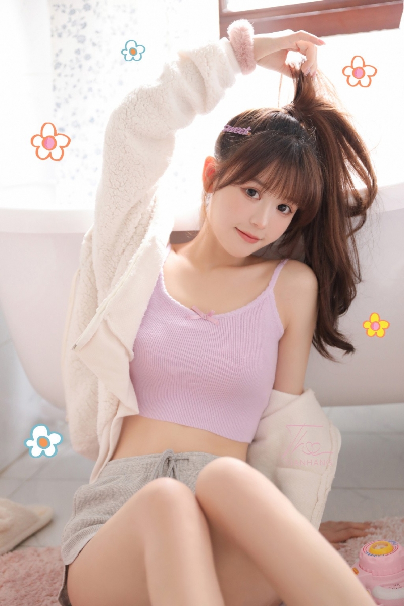 高马尾美少女小蛮腰大长腿写真