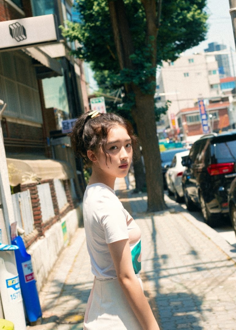 邓恩熙哪咤头造型俏皮又可爱写真