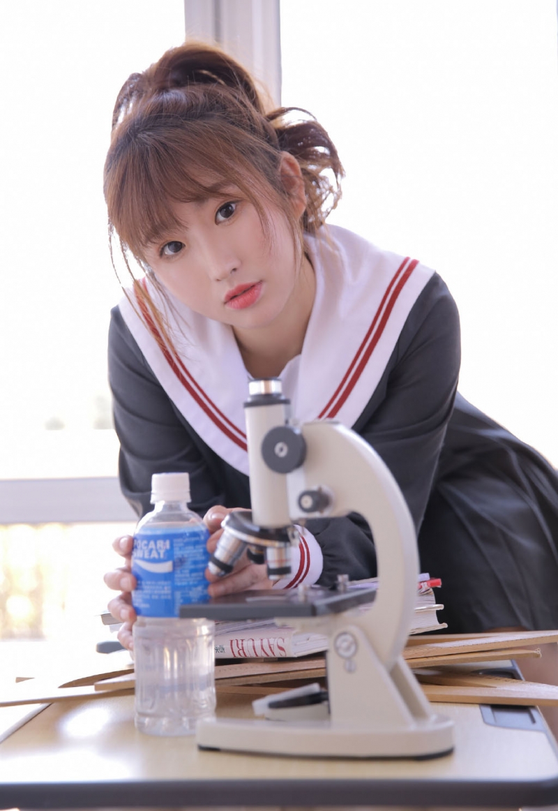 马尾辫美女学生妹水手制服写真