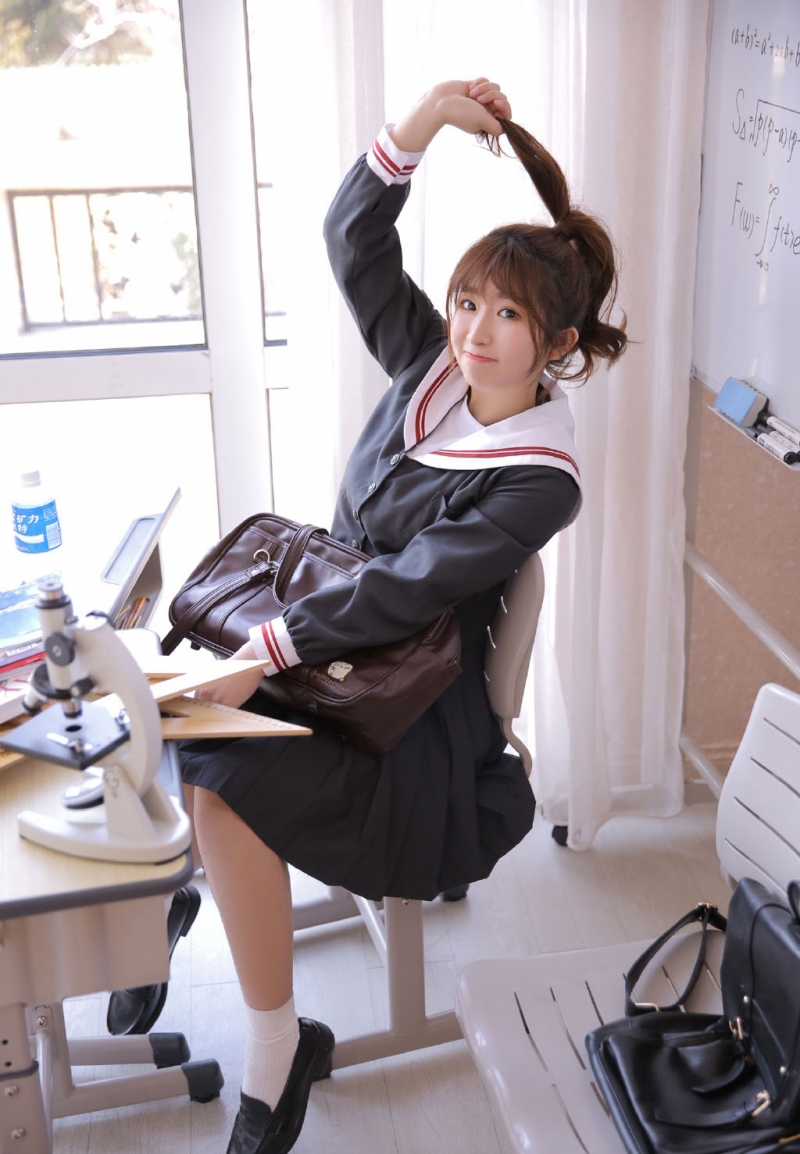 马尾辫美女学生妹水手制服写真