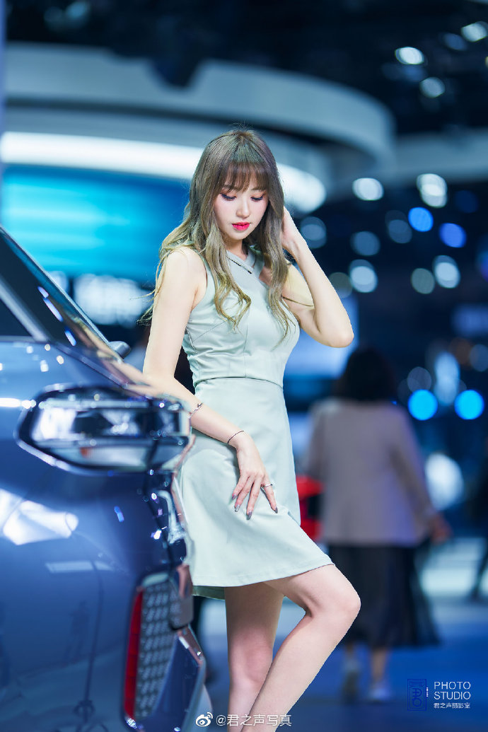 高跟美女车模美腿玉足诱惑私拍