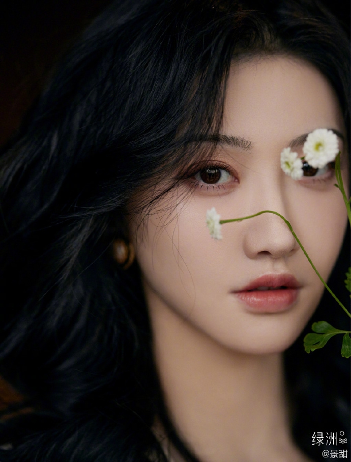 景甜泡泡袖连衣裙复古优雅写真