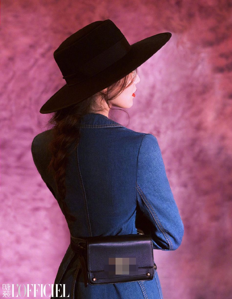 刘诗诗置身花丛温暖迷人杂志写真