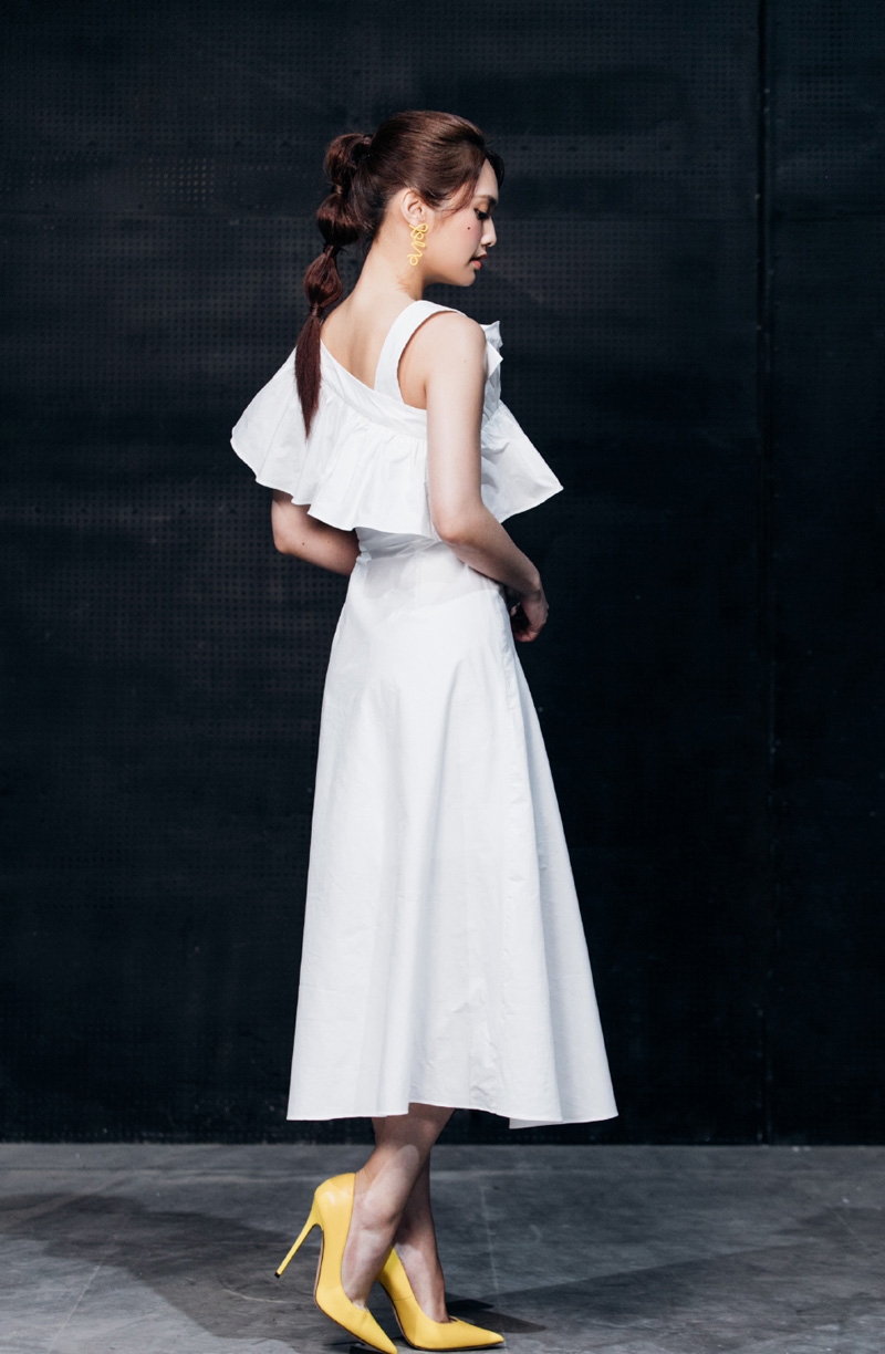 杨丞琳麻花辫造型宛如小女生写真