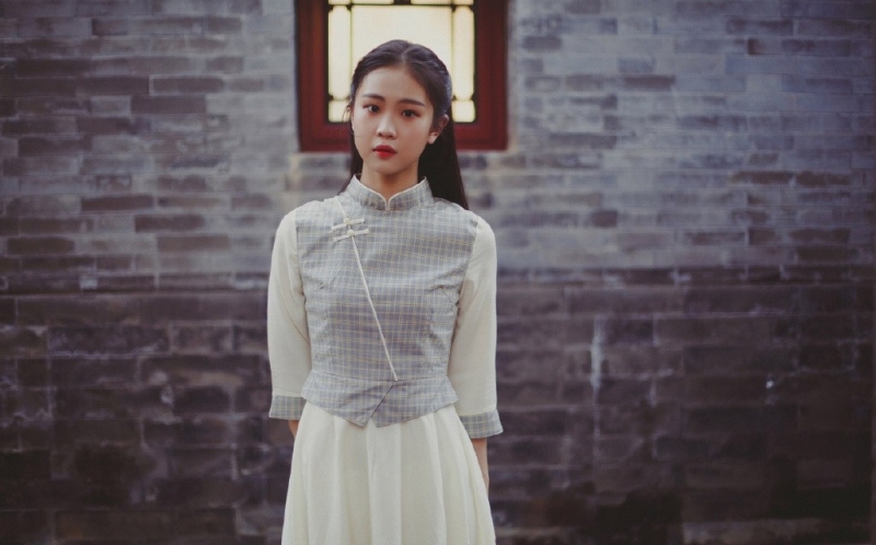 徐紫茵民国造型温婉典雅街拍写真