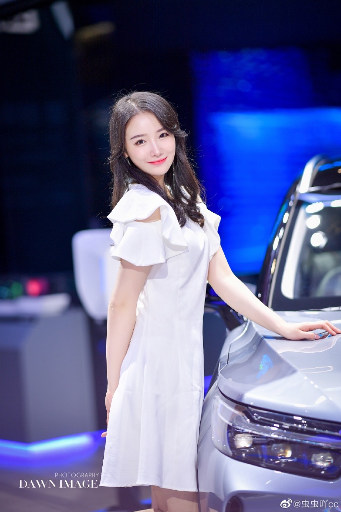 短裙美女车模高跟美腿诱惑私拍