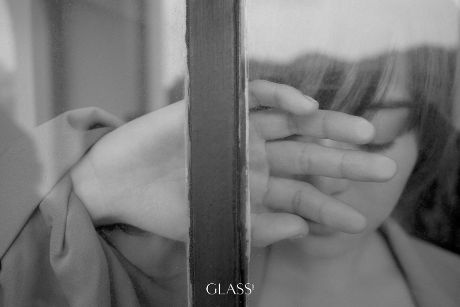 孙俪置身绿林感受自然杂志写真