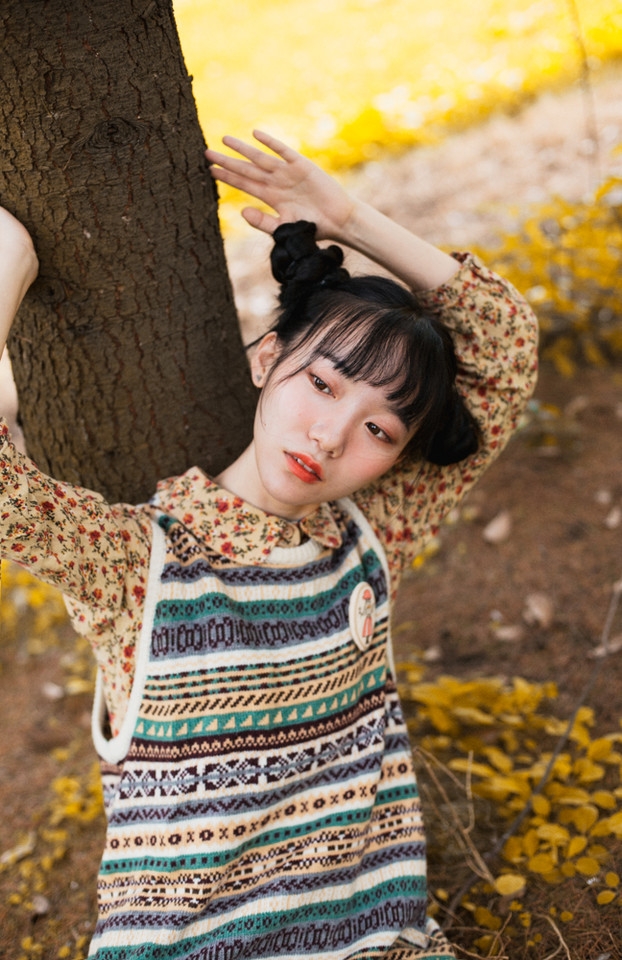 俏皮可爱哪吒头萌妹子户外写真