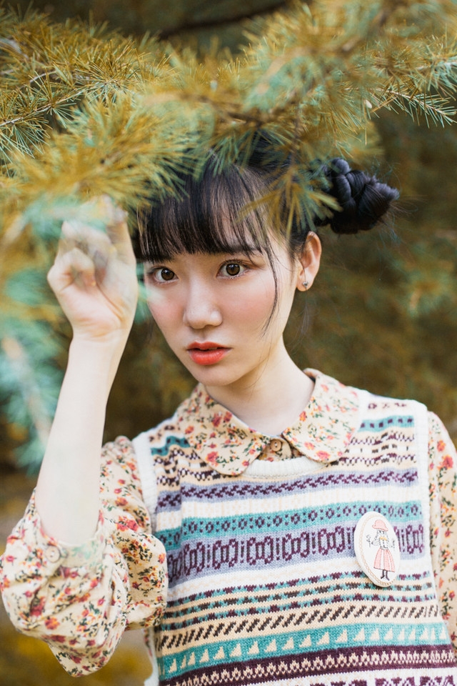 俏皮可爱哪吒头萌妹子户外写真