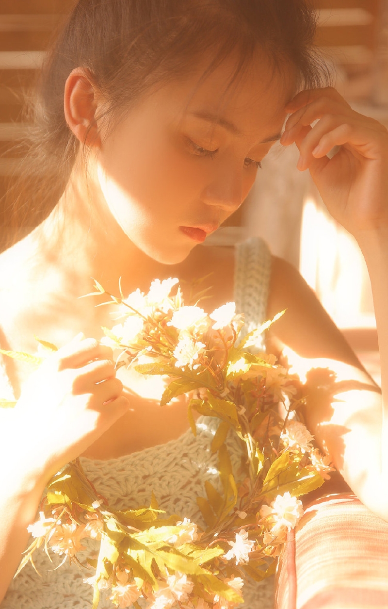 可爱丸子头美少女唯美逆光摄影