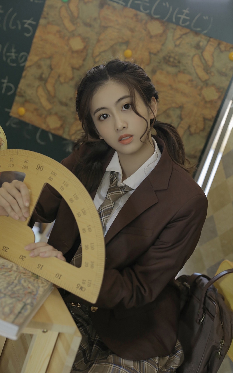 校园女神学生制服俏皮可爱写真