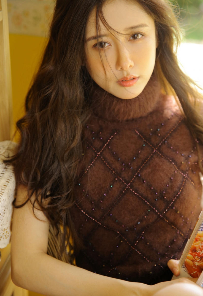 大长腿小姐姐长发披肩私房写真