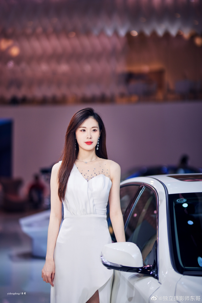 美女车模性感高跟极品美腿私拍