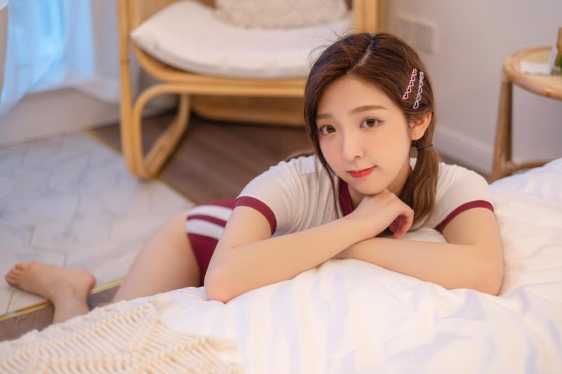 童颜巨乳美女萝莉美腿翘臀套图