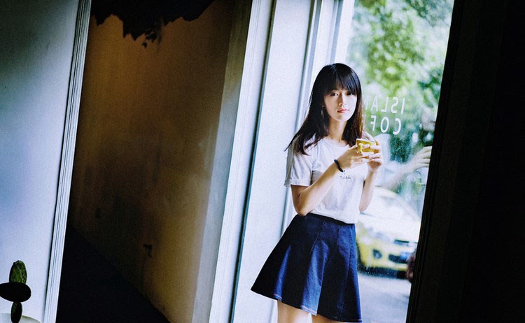 童颜巨乳美女萝莉极品美腿热图