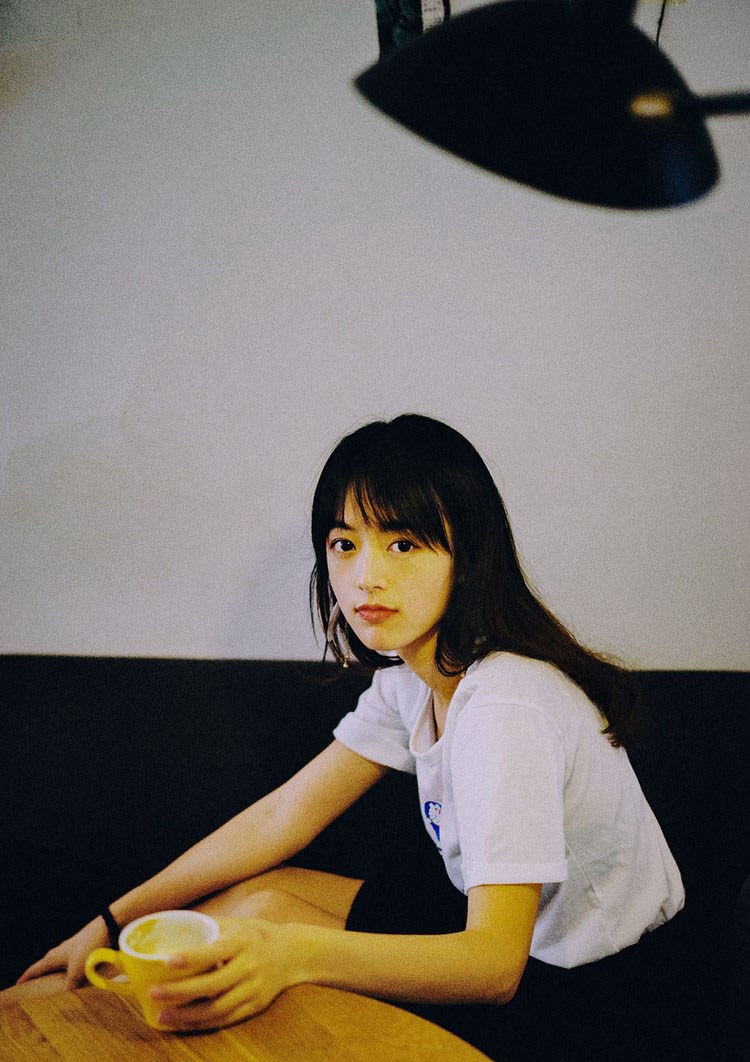 童颜巨乳美女萝莉极品美腿热图