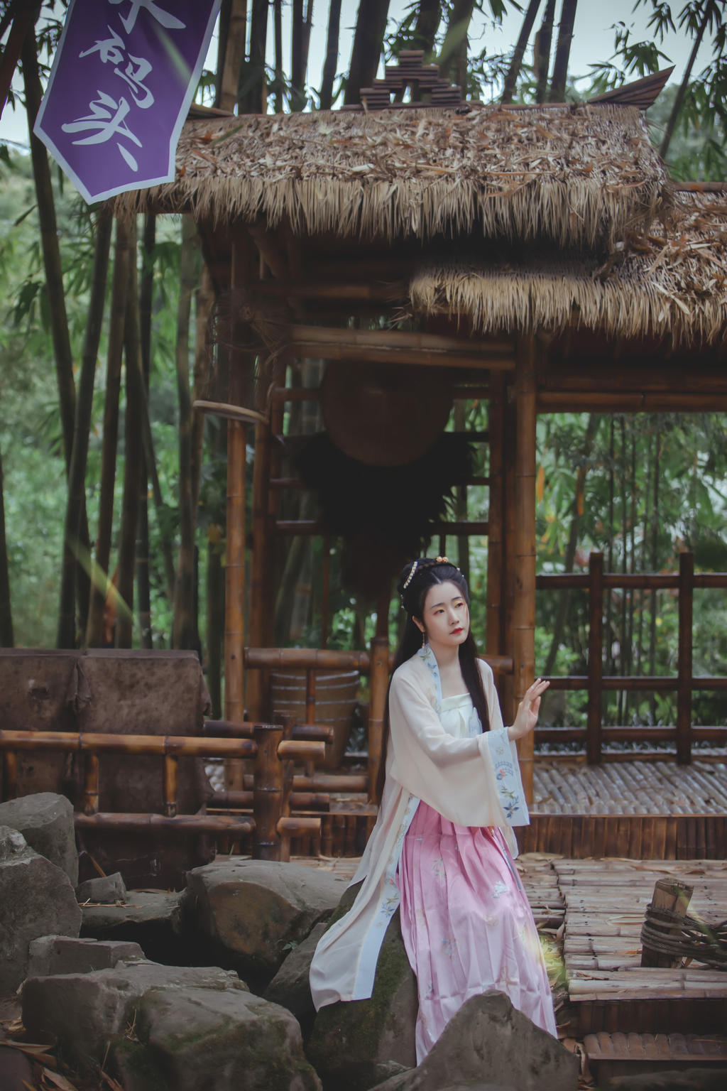 长发及腰汉服美女唯美古风摄影