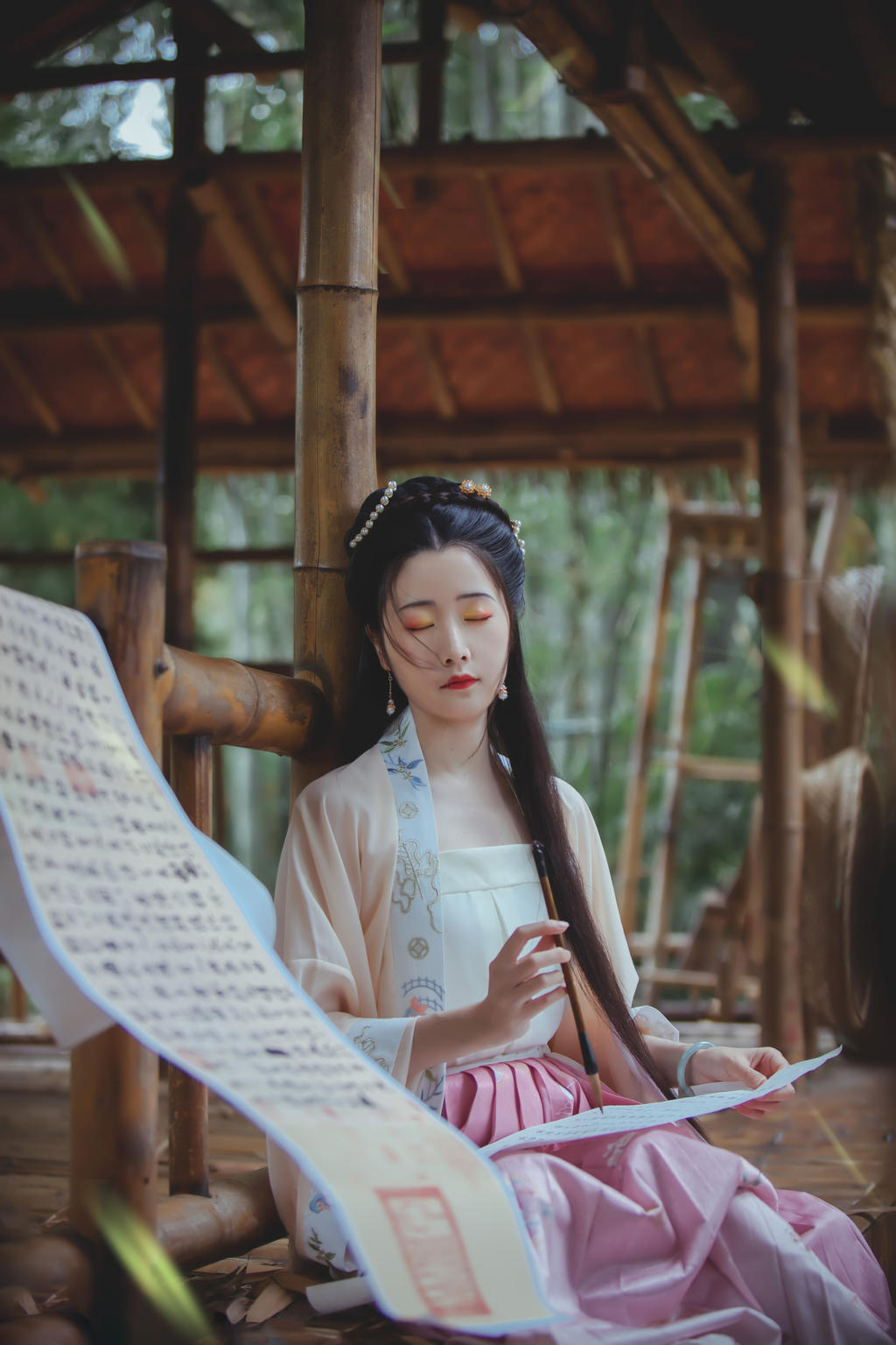 长发及腰汉服美女唯美古风摄影