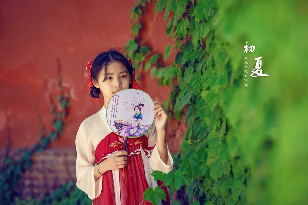 亭亭玉立汉服美女唯美古风摄影