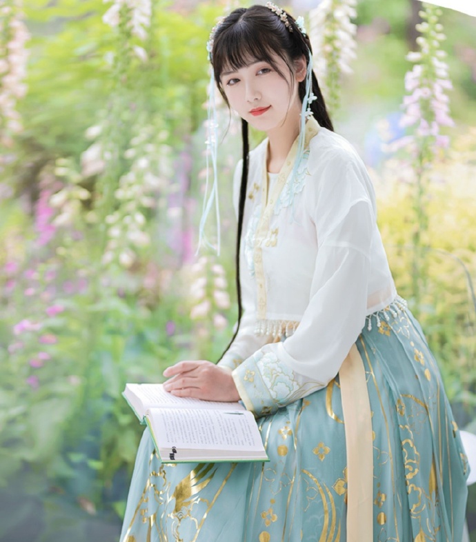汉服美女肤白貌美清新脱俗美图