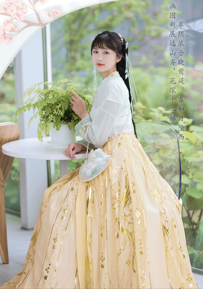 汉服美女肤白貌美清新脱俗美图