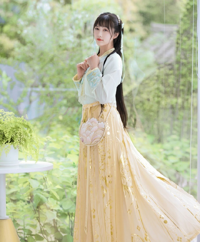 汉服美女肤白貌美清新脱俗美图