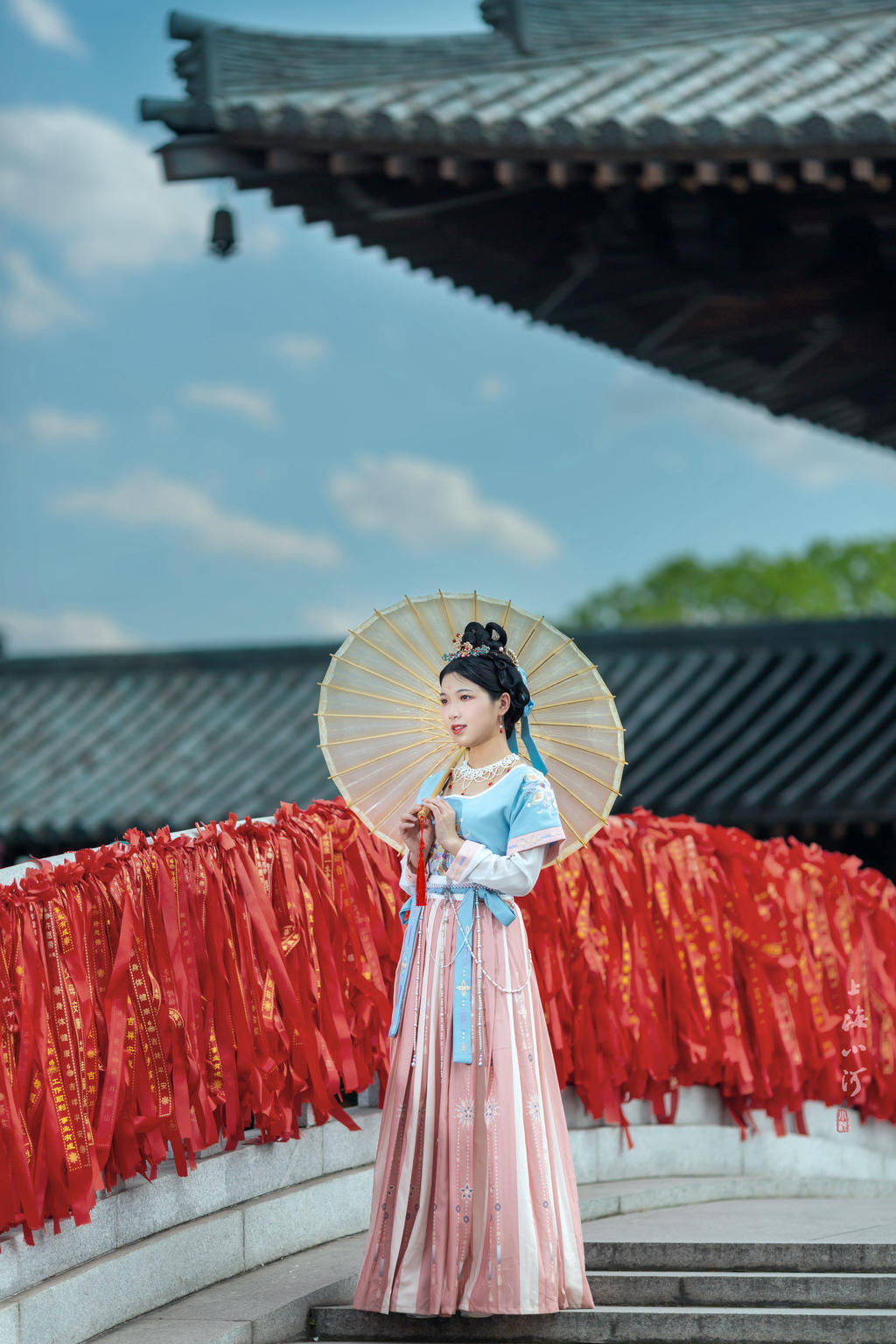 汉服美女翩翩起舞唯美古风摄影