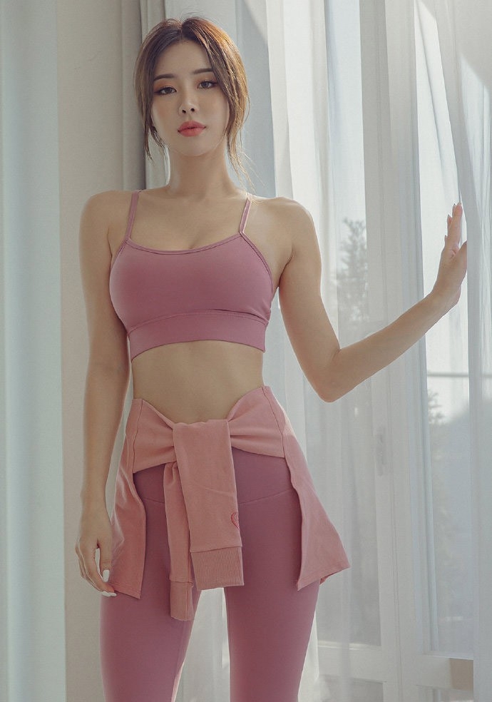 大长腿美女性感小蛮腰人体艺术