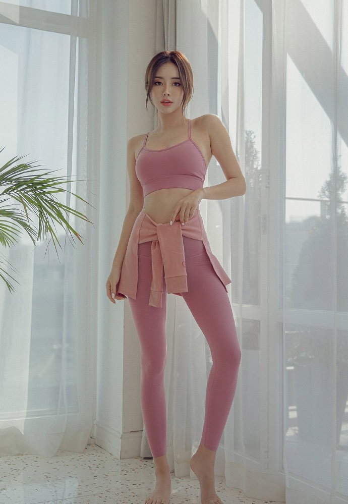 大长腿美女性感小蛮腰人体艺术