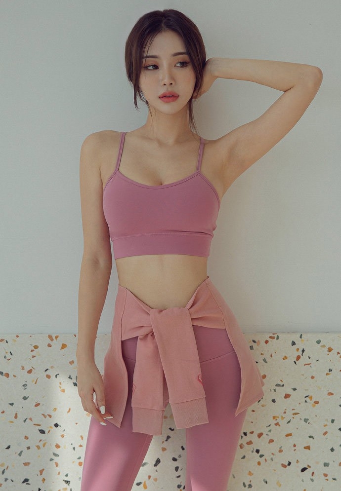 大长腿美女性感小蛮腰人体艺术