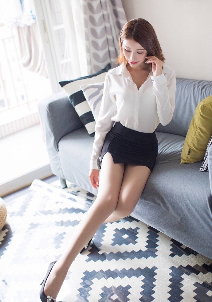 黑丝制服美女少妇高跟美腿辣图