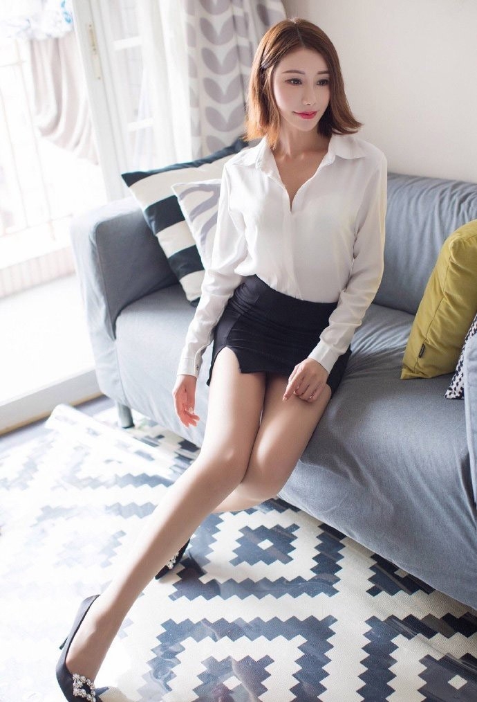 黑丝制服美女少妇高跟美腿辣图