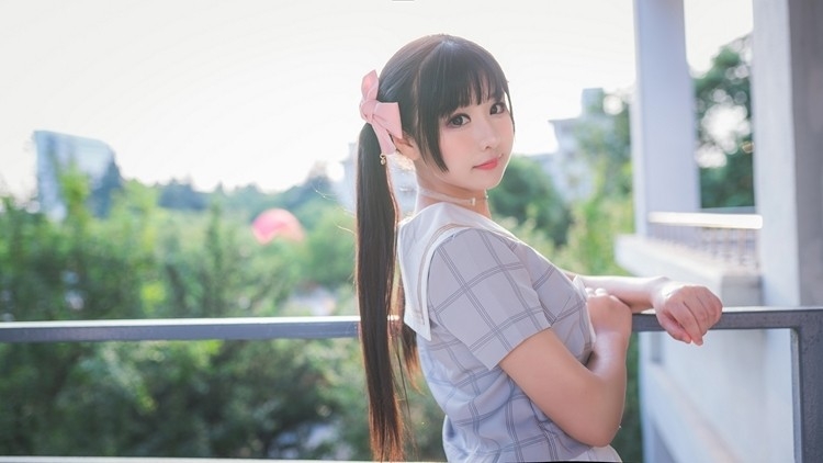 双马尾美女学生妹白丝美腿写真